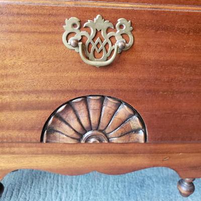 Queen Anne style Lift Top Cedar Chest (BGB-KD)