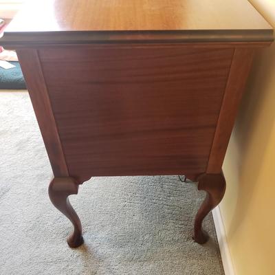 Queen Anne style Lift Top Cedar Chest (BGB-KD)