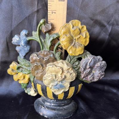 Lot 26 Hubley Pansy Door Stop