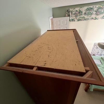 Solid Wood Armoire/Entertainment Unit (GB-RG)