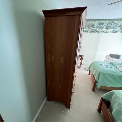 Solid Wood Armoire/Entertainment Unit (GB-RG)