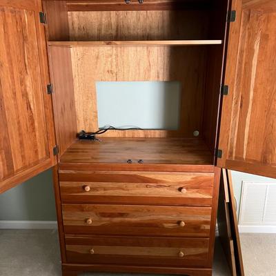Solid Wood Armoire/Entertainment Unit (GB-RG)