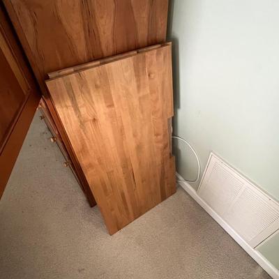 Solid Wood Armoire/Entertainment Unit (GB-RG)