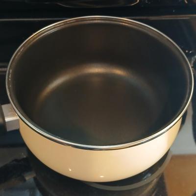 Nice Megaware Electric ceramic Spain made pots and pans set