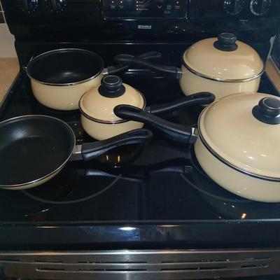 Nice Megaware Electric ceramic Spain made pots and pans set