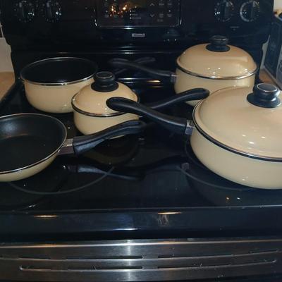 Nice Megaware Electric ceramic Spain made pots and pans set