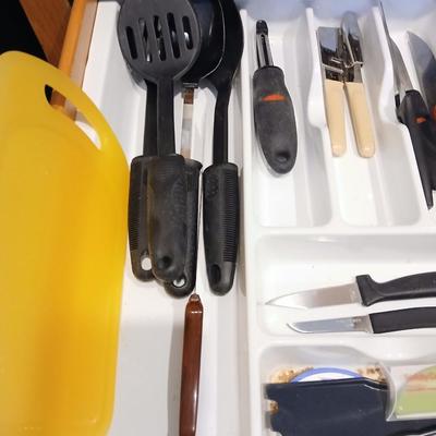 Kitchen Utensils of all kinds! Everything you need for your kitchen. Mostly all black handles