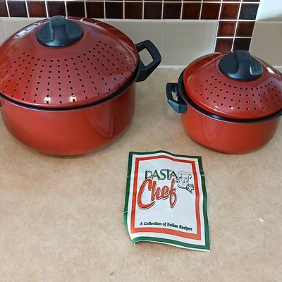 Two new Pasta Chef pots with strainer lids
