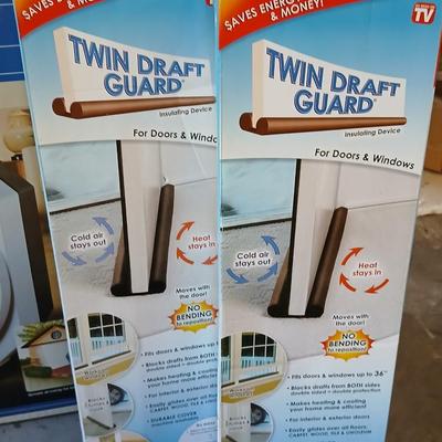 Rotating Louver fan with two boxes of twin draft guards