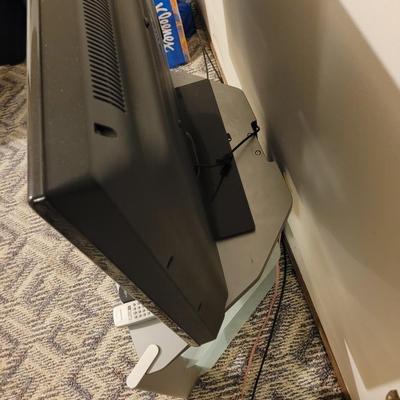 42" dynex TV, magnavox dvd/vvcr combo and stand