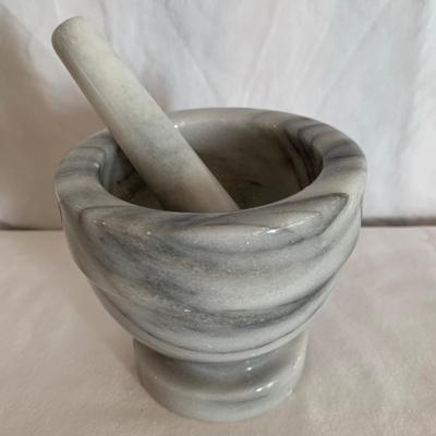 Marble Paper Towel Holder, Mortar & Pestle, and Trivet (K-HS)