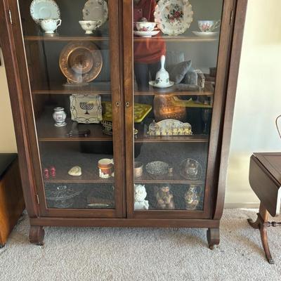 Bookshelf/curio cabinet with glass doors