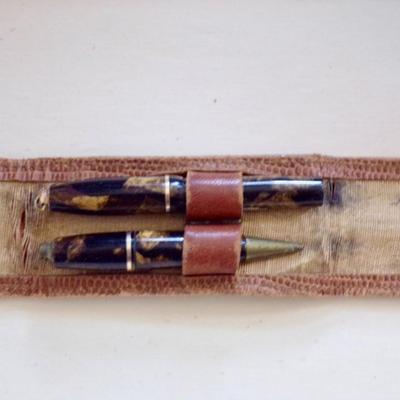 Antique fountain pen set