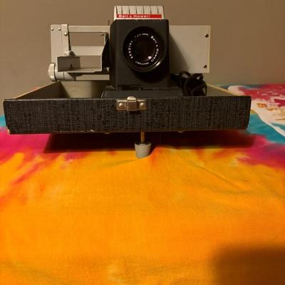 Slide projector