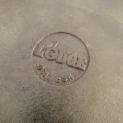 Four Lodge Cast Iron Skillets & New Silicone Handle Holders (K-HS)