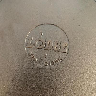Four Lodge Cast Iron Skillets & New Silicone Handle Holders (K-HS)