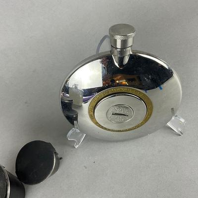 432 Grants of Dalvey Scotland Flask with Flask and Shot Glasses