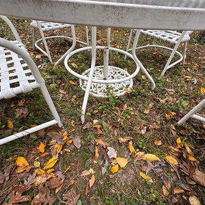 267 White Aluminum Outdoor Table & Chairs Set