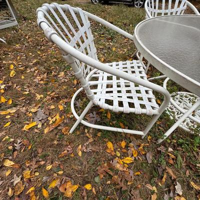 267 White Aluminum Outdoor Table & Chairs Set