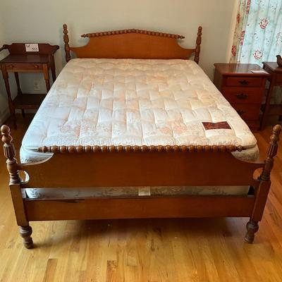 556 Vintage Full Twist Maple Bed