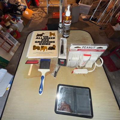 385 Dog Grooming Table & Supplies