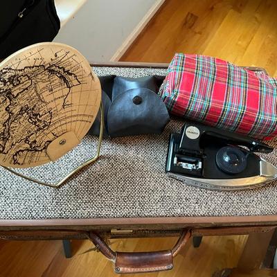 552 Hartman Luggage Set With Stand