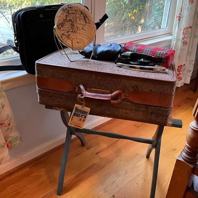 552 Hartman Luggage Set With Stand