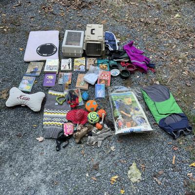 387 Fantastic LOT of Misc Dog Supplies.