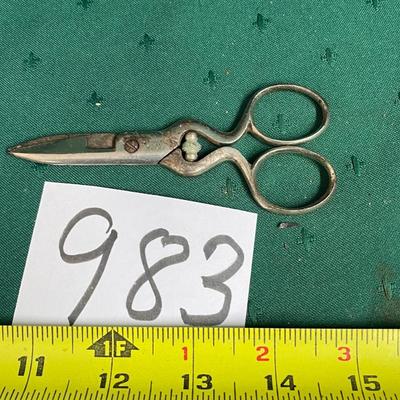 Vintage Button Hole Scissors
