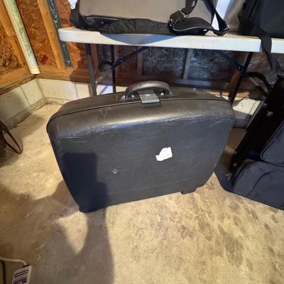 392 Luggage & Travel Bag LOT