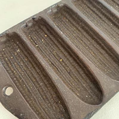 Brand New Lodge Cast Iron Griddle, Dutch Oven, & More (K-HS)