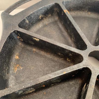 Brand New Lodge Cast Iron Griddle, Dutch Oven, & More (K-HS)