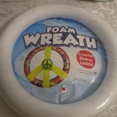 4 Styrofoam wreath bases, 14" in diameter