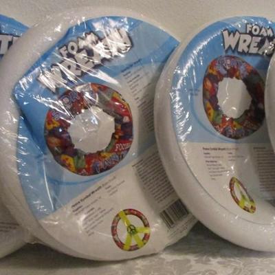 4 Styrofoam wreath bases, 14" in diameter