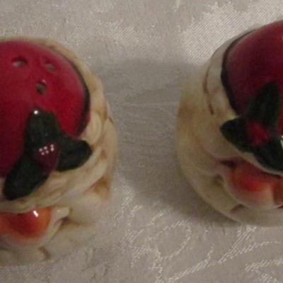 Santa ceramic salt & pepper shakers