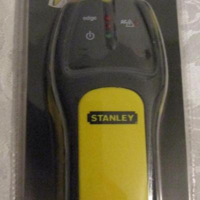 Stanley stud sensor with AC detection