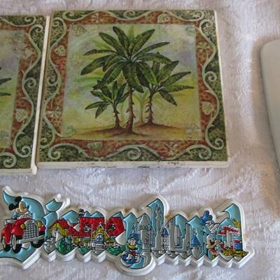 Tupperware coarse grater, roasting rack, hot pads, coasters, 9" springform cake pan, recipe tab index cards