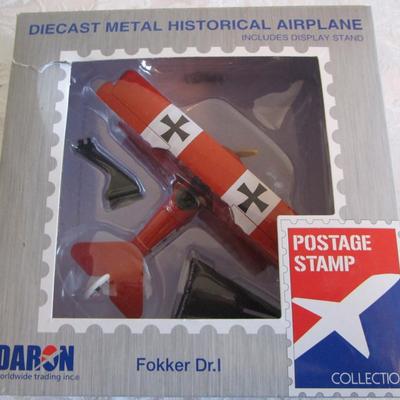 Daron Fokker DR.1, die cast historic airplane with stand - Red Baron 1:63 scale