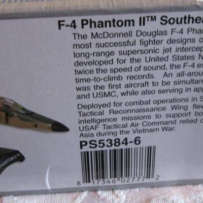 Daron F4 Phantom II Southeast Asia Camo die cast historic airplane with stand 1:155 scale