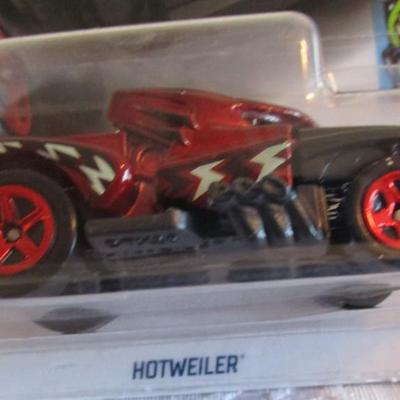 2 Hot Wheel cars