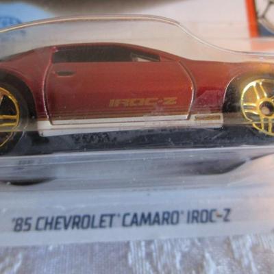 2 Hot Wheel cars