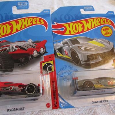 2 Hot Wheel cars