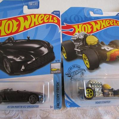2 Hot Wheel cars