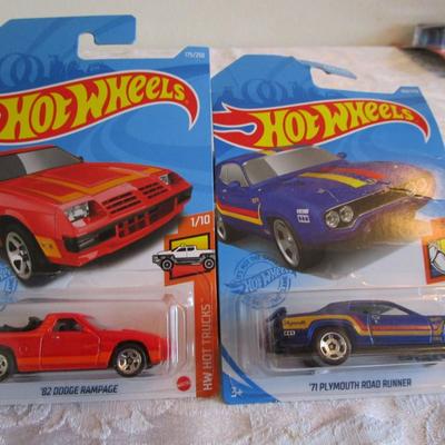 2 Hot Wheel cars
