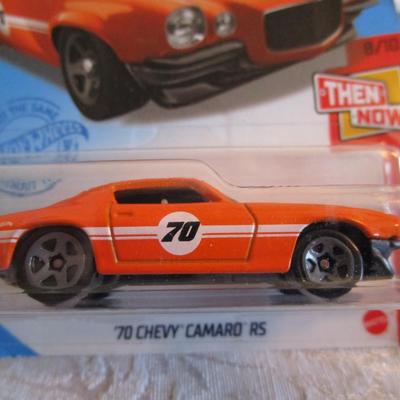 2 Hot Wheel cars