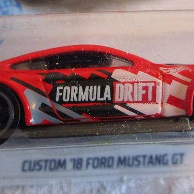 2 Hot Wheel cars