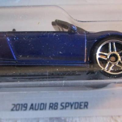 2 Hot Wheel cars