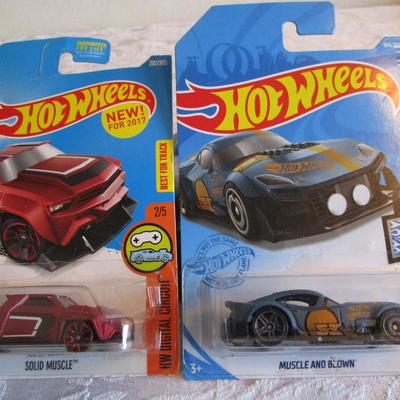 2 Hot Wheel cars