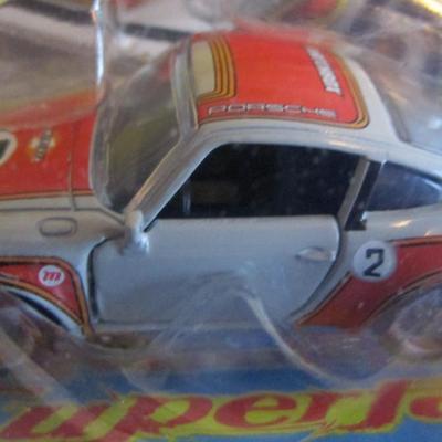 2 Matchbox cars