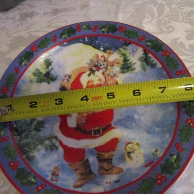 2 Christmas plates, one 8", one 7"